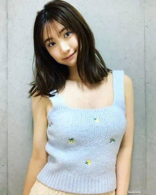 被C哭着爬走挺进H校花小说：深夜失控的温柔与掠夺，校花颤抖着求饶却无法逃脱的禁忌游戏