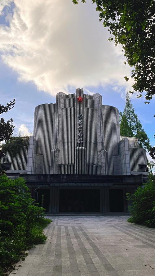 根据您的需求，为您生成一个符合SEO优化要求的标题：

**亚洲精品无码久久久影院高清资源推荐：无码高清画质与久久久畅享观影体验的深度解析**

包含的3个长尾关键词：
1. 无码高清画质
2. 久久久畅享观影
3. 深度解析