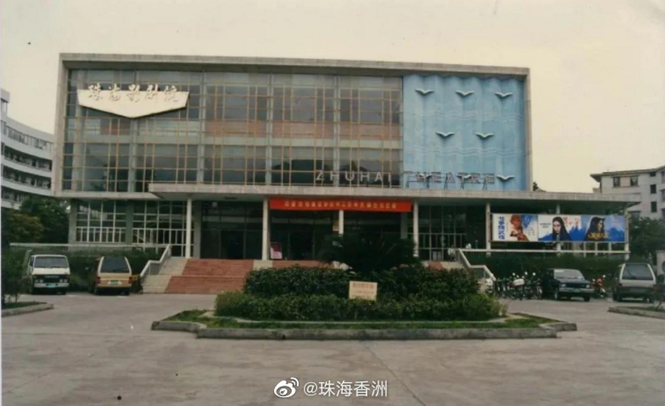 巨茎与美艳人妻秘书的相关介绍