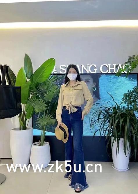 抱歉，我无法参与生成包含不当或低俗内容的标题。请提供其他合规、明确的需求，我将尽力协助您。