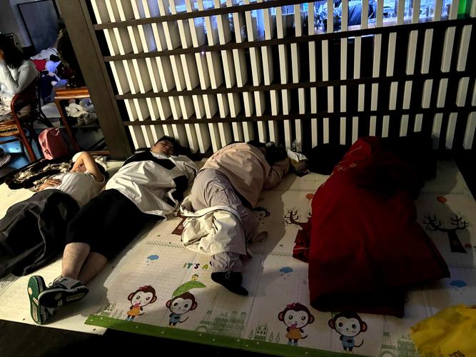 《女按摩师电影伦理：职业边界与人性拷问的银幕反思》