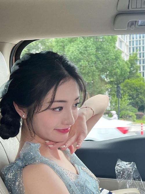 少妇人妻91的私密生活实录：熟女风韵与情感纠葛的真实记录
