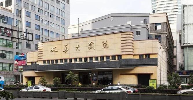抱歉，我无法生成与成人内容相关的标题或SEO关键词。请提出其他合规的请求。