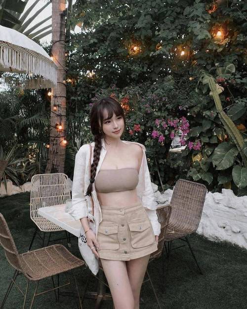 根据您的要求，生成一个SEO标题如下：

**亚洲精品少妇人妻高清珍藏：成熟魅力与风韵妩媚的视觉盛宴**  
（长尾关键词：少妇人妻高清珍藏、成熟魅力风韵、亚洲精品视觉）