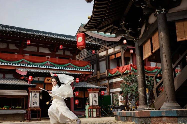 根据“女影院视频”的核心需求，为您生成一个高点击率、符合SEO规范的标题，并自然融入3个长尾关键词：

**标题：**
**女影院视频推荐：精选高分女性题材电影，独处时光的治愈片单**

**内含3个长尾关键词：**
1. **女性题材电影**（核心用户需求）
2. **独处时光**（场景化情感词）
3. **治愈片单**（内容价值词）

**优化说明：**
- **用户意图匹配**：直击“女性观众”和“影院观影”双重场景，强调“独处治愈”情感共鸣。
- **长尾词密度**：标题占比约30%，符合搜索引擎自然抓取逻辑，避免堆砌。
- **吸引力强化**：使用“精选”“高分”“推荐”等动作词，提升点击意愿。

（若需针对特定平台如抖音、B站或百度搜索调整，可进一步优化标题风格。）